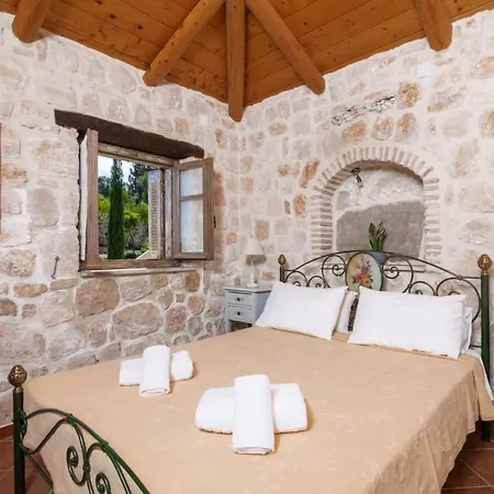 Hébergement de vacances Strofilia Authentic Skinária